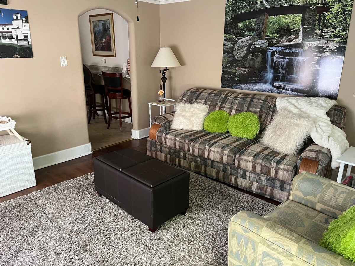 Living room image 1