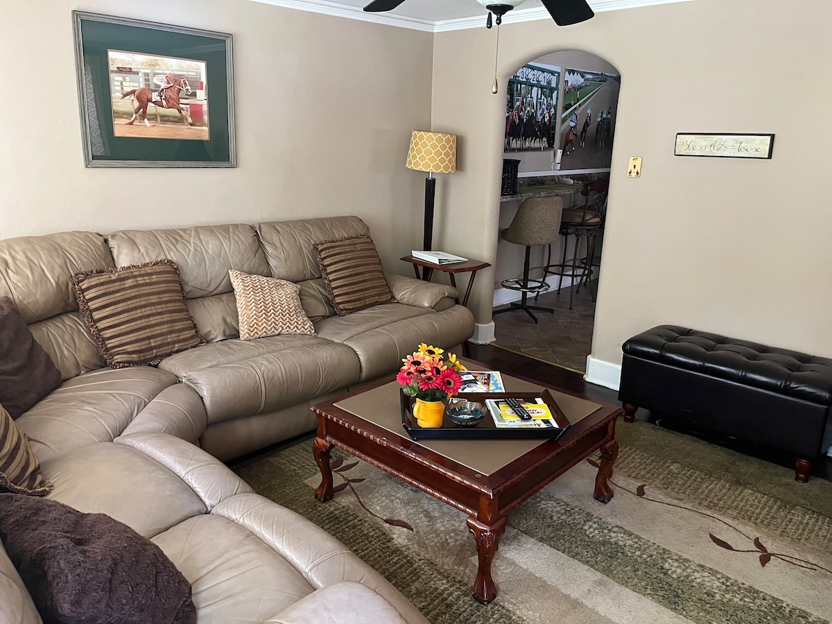 Living room image 4